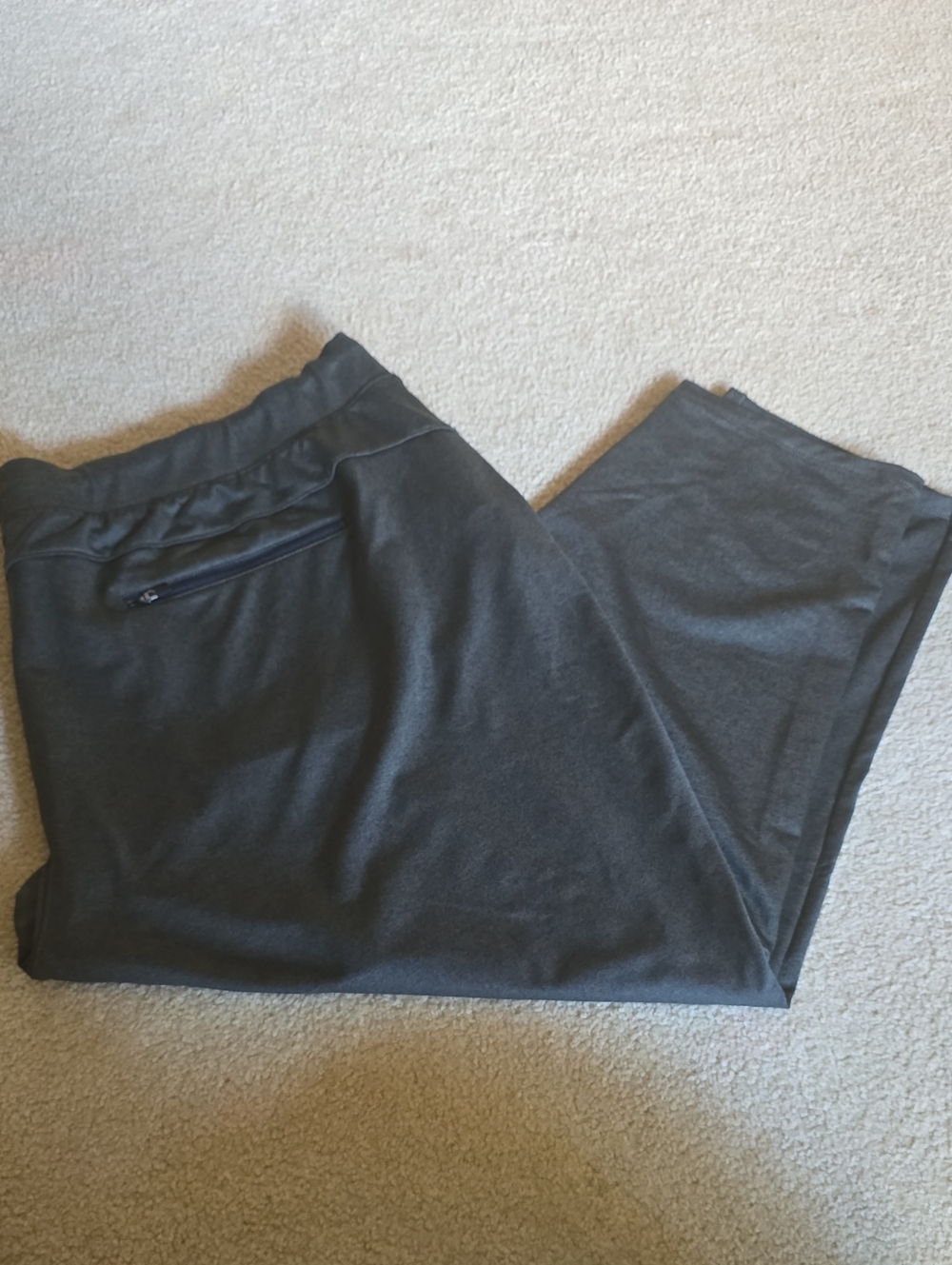 tek gear Women's Dark Green Capris with Zipper Pockets